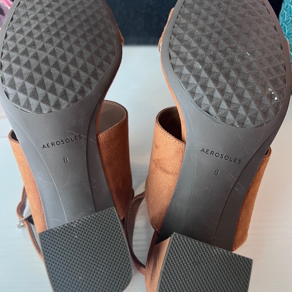 AEROSOLES Women's Brown Suede Sandals - Picture 4 of 5